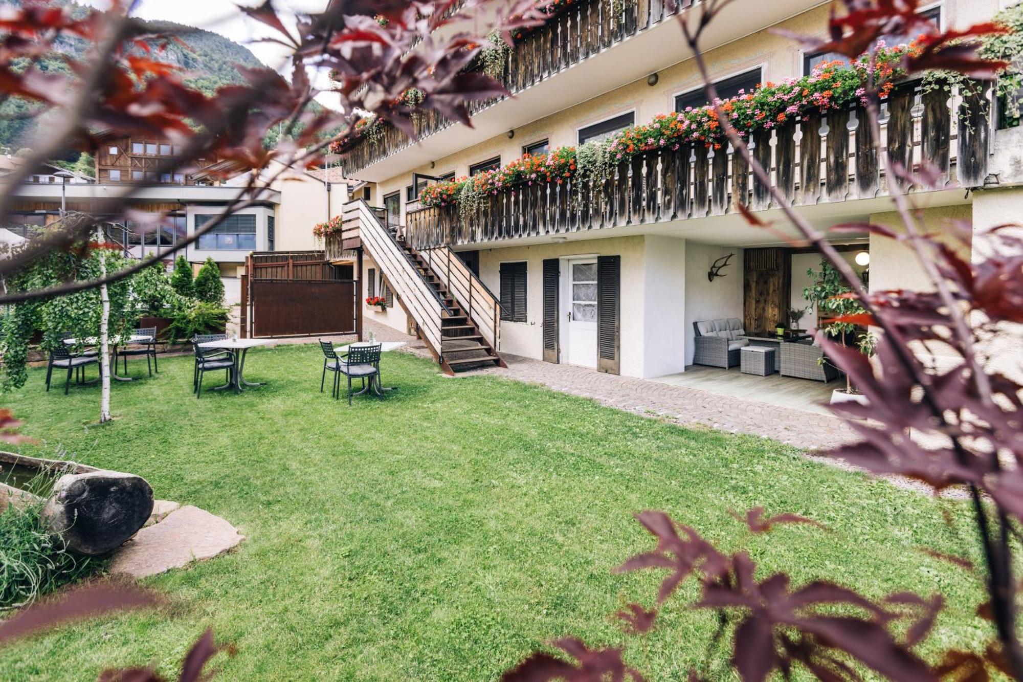 Hotel Schoenwies トローデナ エクステリア 写真