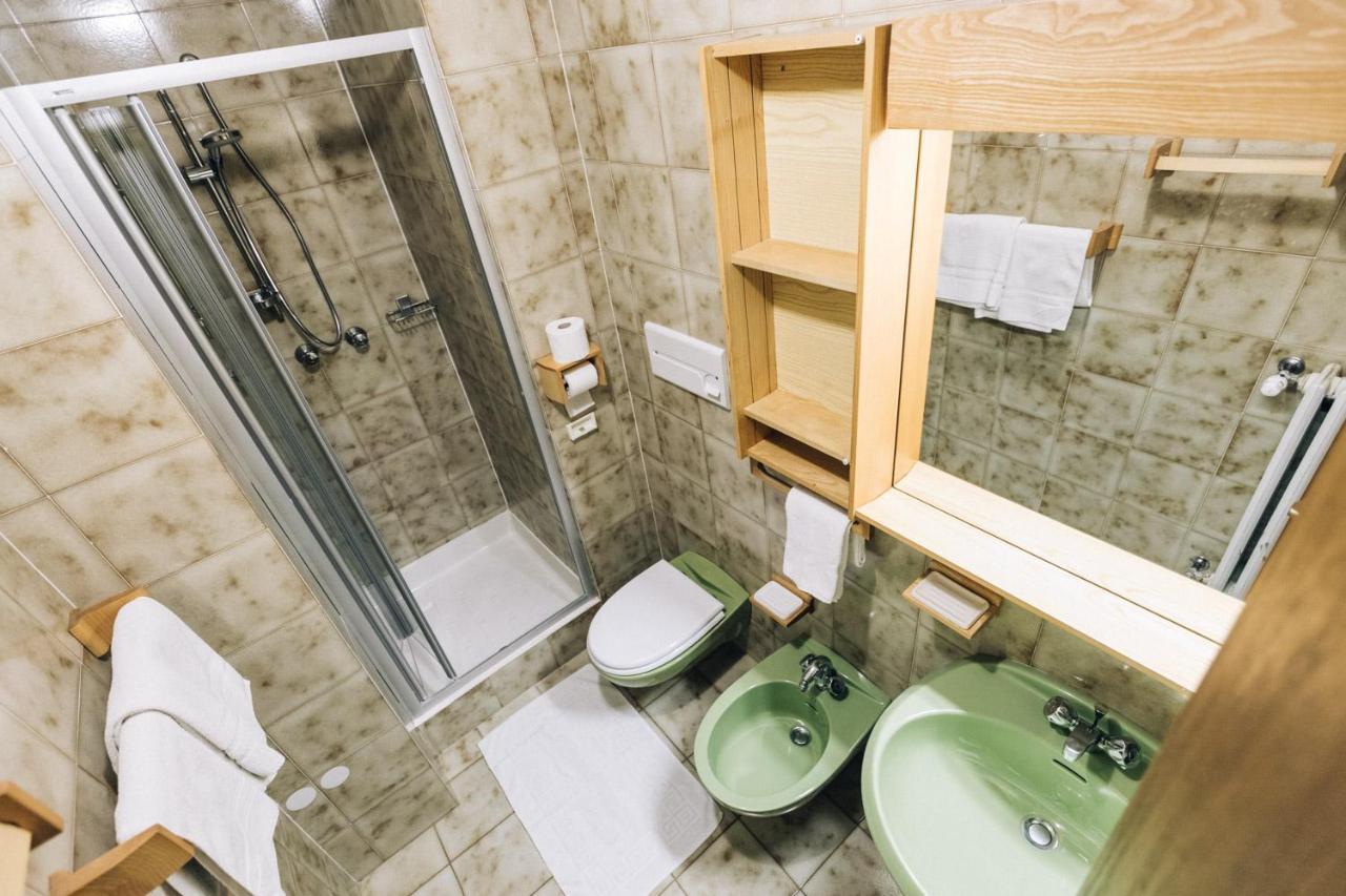Hotel Schoenwies トローデナ エクステリア 写真