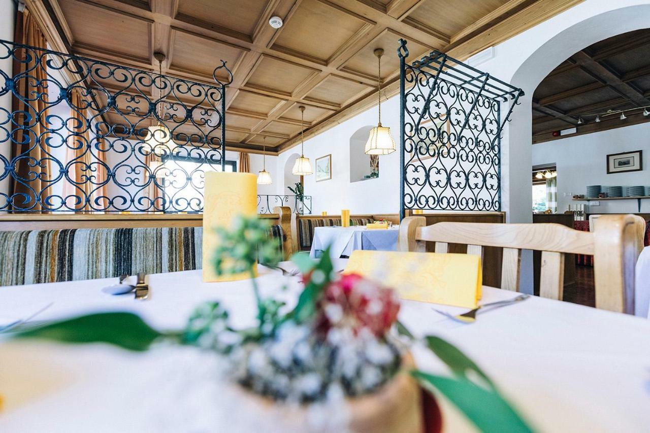 Hotel Schoenwies トローデナ エクステリア 写真